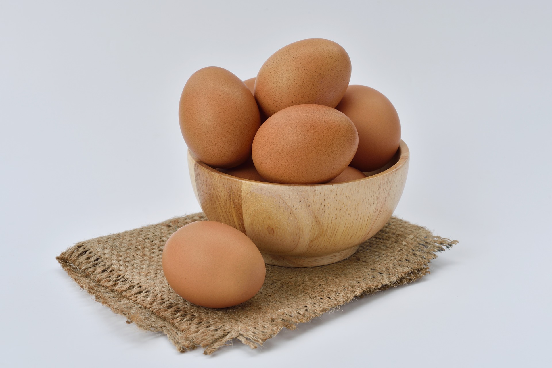 Fresh hens eggs