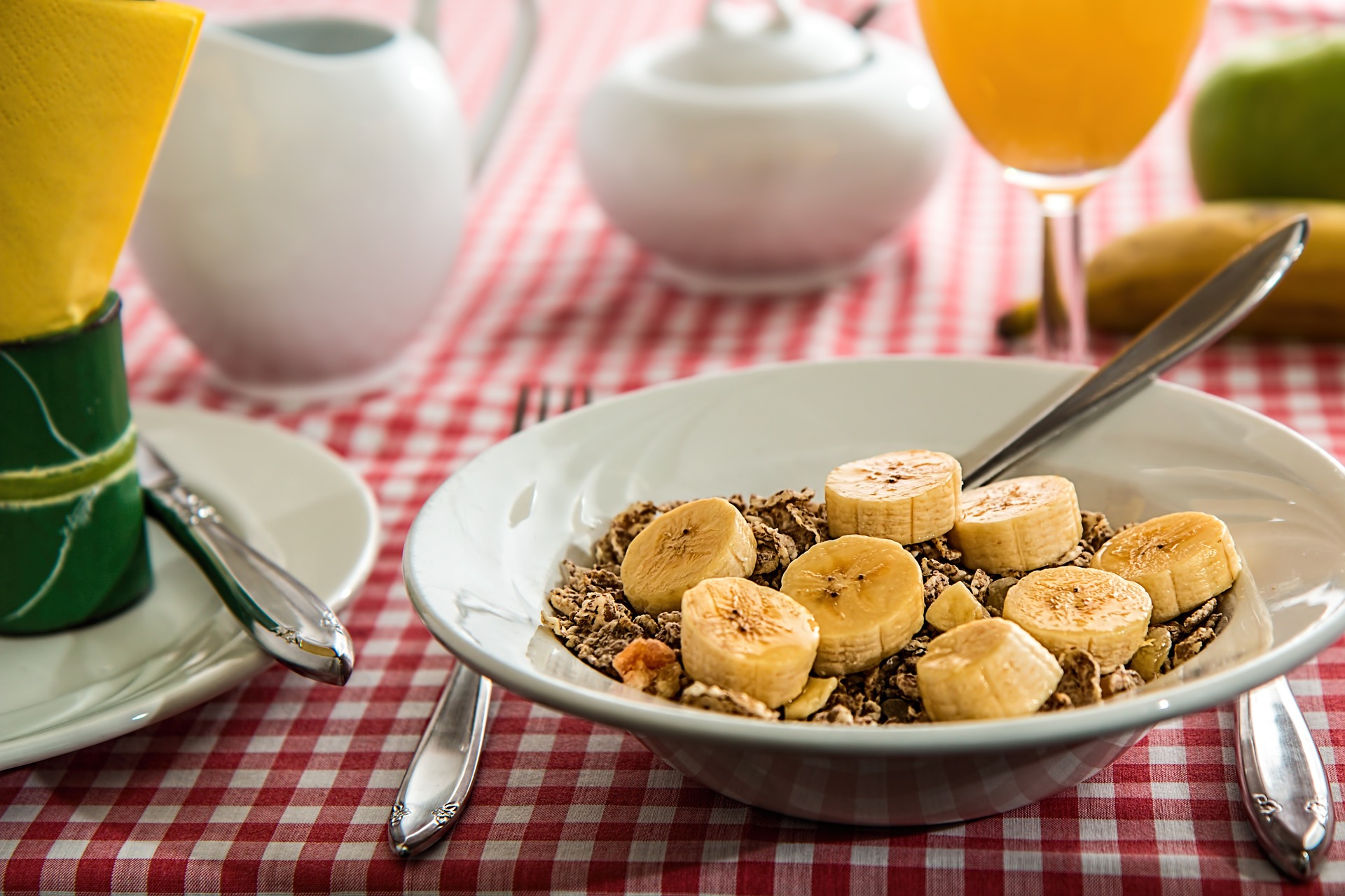 Bowl of wholegrain cereal with fruit